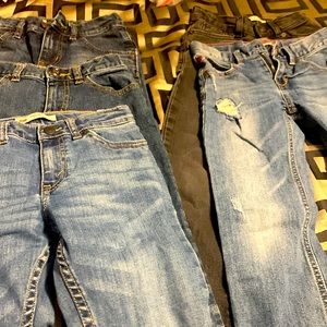 Levi’s Jeans for 6-7 years boy. It’s good condition